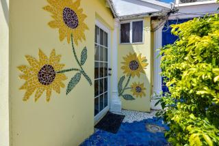 Sunflower Villa Studios - Palm-Eagle Beach - 2