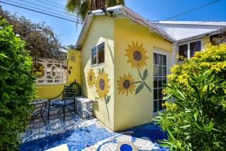 Sunflower Villa Studios - Palm-Eagle Beach - 3