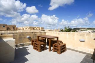GetawayNpetto Private Duplex Maisonette with Jacuzzi Hot Tub - Mġarr - 1