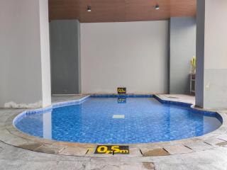Compact and Cozy Tamansari Mahogany Studio Apartment By Travelio - Karawang - 4