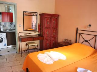 Villa Eleni Seaside Apartments - Platanias - 2