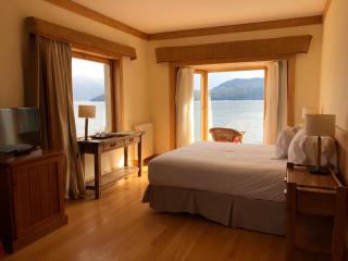 Correntoso Lake & River Hotel - Villa La Angostura - 1