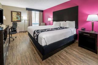 La Quinta by Wyndham Dallas I-35 Walnut Hill Ln - Dallas - 8