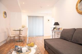 Sunshine Place - Enfield - 6
