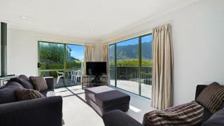 Marina Heights - Queenstown - 2