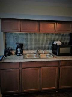 Cheap East Knoxville Basement Studio - Knoxville - 1