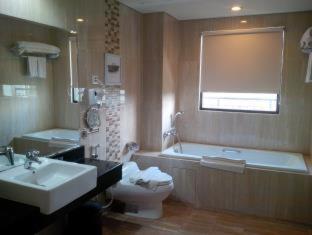 Ijen Suites Resort & Convention - Malang - 3