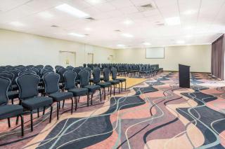 Howard Johnson by Wyndham Lakeland - Lakeland - 4