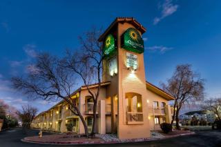 La Quinta Inn by Wyndham Albuquerque Northeast - Albuquerque - 8