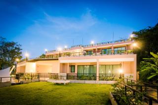 Studio apartments on a hill - 6