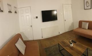 4 Bedrooms, Sleeps 10, Near LFC & EFC - Liverpool - 3