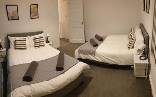 4 Bedrooms, Sleeps 10, Near LFC & EFC - Liverpool - 1