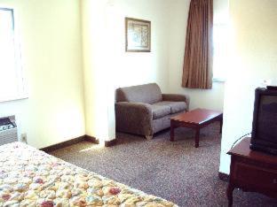 Tropicana Inn and Suites - 7