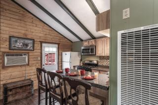 Bear Country - Hot Tub - Upper Canyon - 4