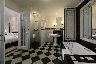 Eastern & Oriental Hotel - 9