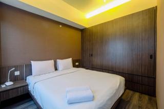 Fully Furnished and Comfortable 1BR Apartment Mustika Golf Residence By Travelio - Bekasi - 9