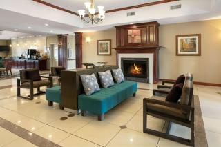 La Quinta by Wyndham Lindale - 1