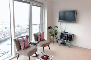 Beach on the doorstep Meridian Tower Marina Swansea - Swansea - 5