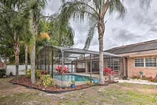 Centrally Located Deltona Home with Pool and Yard - Deltona - 9