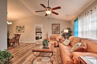Centrally Located Deltona Home with Pool and Yard - Deltona - 7