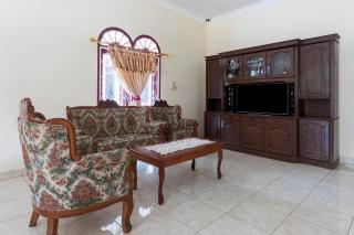 RedDoorz at Samuel Homestay Pematangsiantar - Pematangsiantar - 7