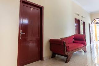 RedDoorz at Samuel Homestay Pematangsiantar - Pematangsiantar - 3