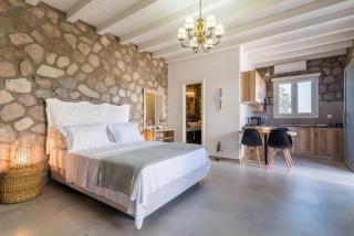 Kristen's Studio & Apartments - Adamas - 8