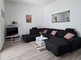 Luxury Apartment with heated pool in Starigrad - Starigrad-Paklenica - 9