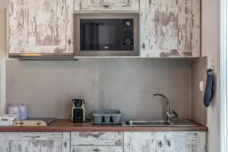 Kristen's Studio & Apartments - 5