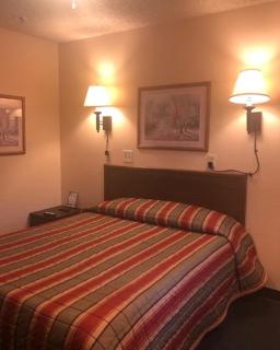Luxury Inn - Cheyenne - 9
