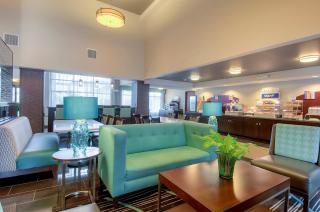 Holiday Inn Express Hotel & Suites Carlsbad Beach by IHG - Carlsbad - 4