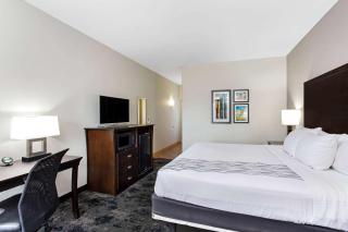 La Quinta by Wyndham Columbus - Edinburgh - Columbus - 4
