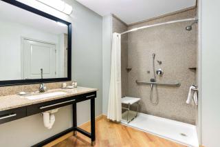 La Quinta by Wyndham Columbus - Edinburgh - Columbus - 3