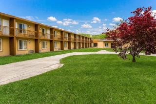 Pocono Inn & Banquet - Stroudsburg - Delaware Water Gap - 3