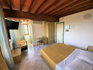 Tenuta La Lupa - Castellina Marittima - 1
