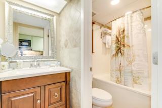 Oceanfront Condo w Balcony minutes walk to the beach - Myrtle Beach - 1