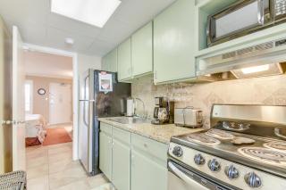 Oceanfront Condo w Balcony minutes walk to the beach - Myrtle Beach - 3