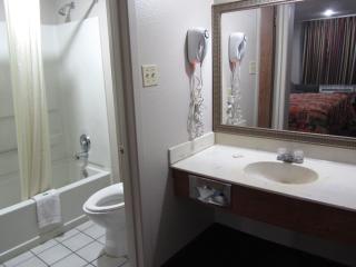 Hallmark Inn and Suites - San Antonio - 9