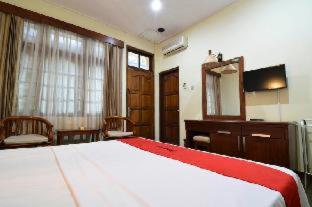 RedDoorz Plus @ Laweyan - Solo - 4