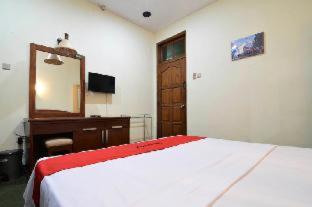 RedDoorz Plus @ Laweyan - Solo - 3