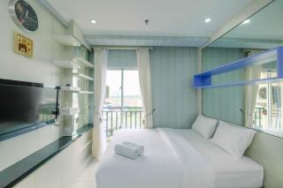 Comfortable Signature Park Tebet Studio Apartment By Travelio - 9