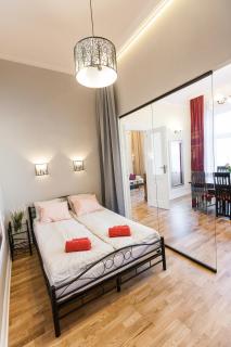 Vintage Podzamcze Apartment - 1