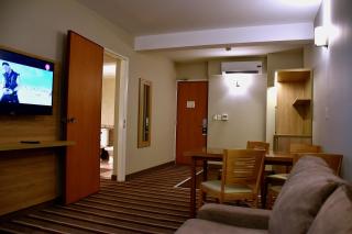 Hotel Tower Inn & Suites - 9