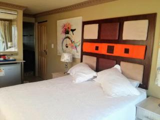 Max B&B - East London - 3