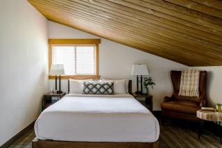 Pyramid Lake Lodge - 5