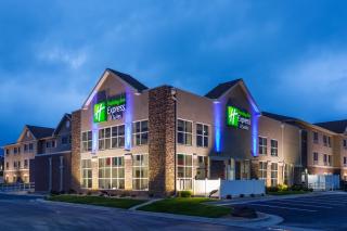 Holiday Inn Express & Suites Rapid City by IHG - Rapid City - 0