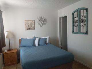 Little Daisy Motel - 2
