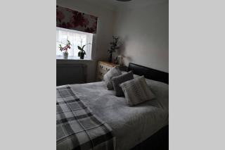 A home away from home with a big welcome - Slades Green - 7