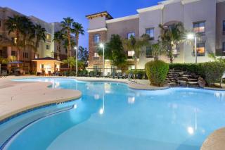 Holiday Inn Express & Suites Phoenix Glendale Dist by IHG - Glendale - 4