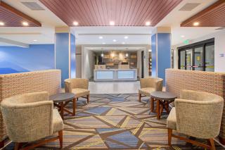 Holiday Inn Express & Suites Phoenix Glendale Dist by IHG - Glendale - 2